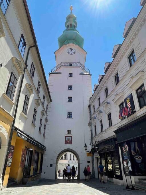 Good Old Times Apartment Bratislava Esterno foto