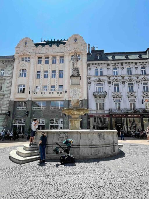 Good Old Times Apartment Bratislava Esterno foto